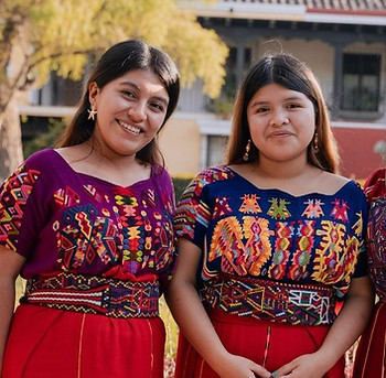 Ellas al frente 1jpg.jpg