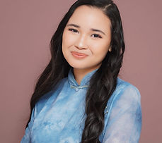 Headshot Official_edited.jpg